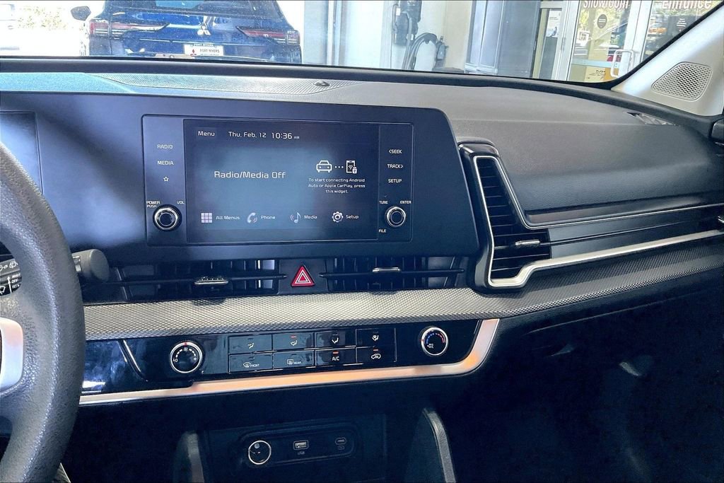 Used 2024 Kia Sportage LX image 10