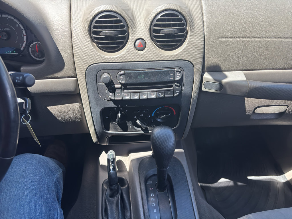 Used 2007 Jeep Liberty Sport AWD/4WD image 18