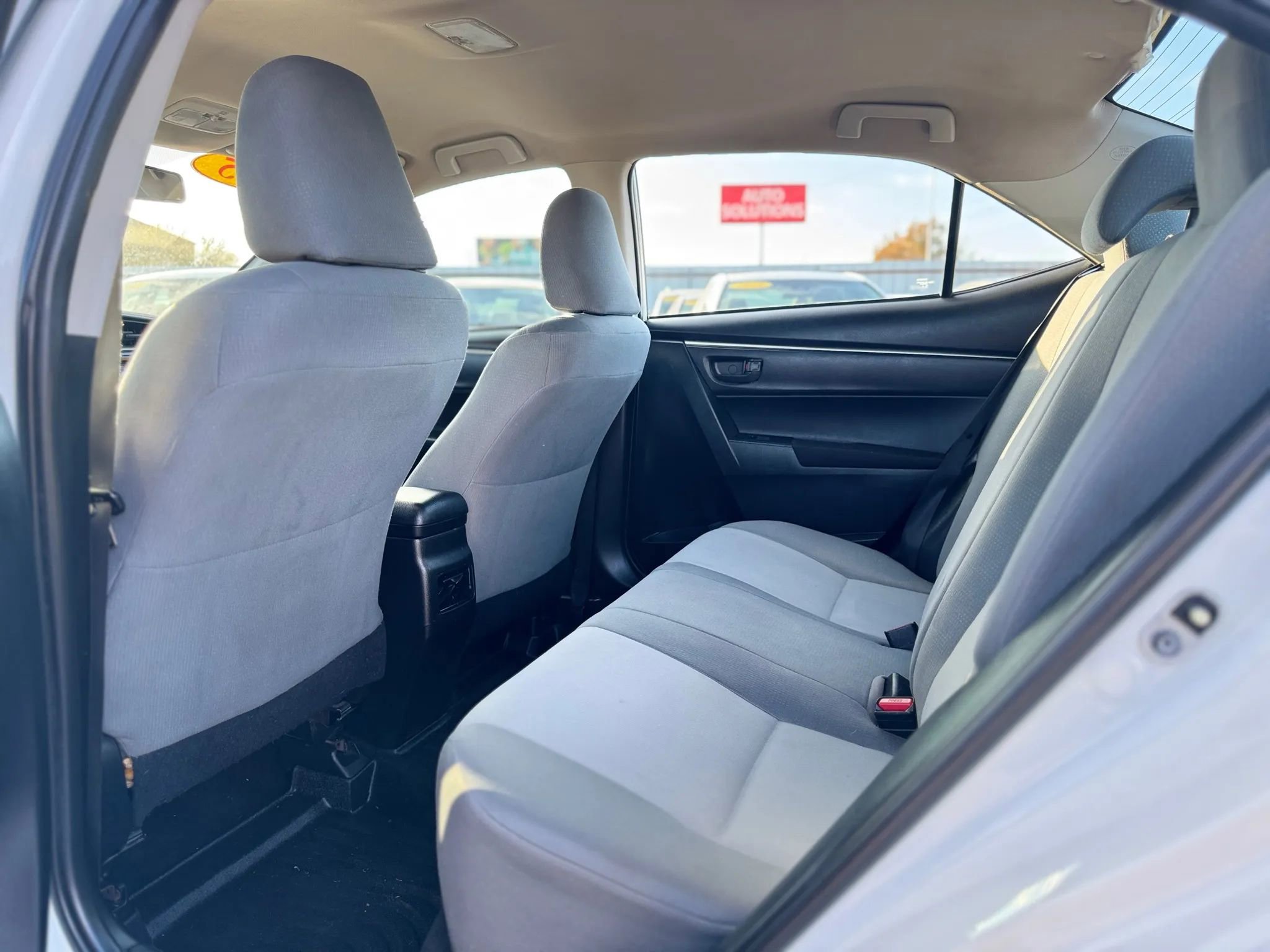 Used 2015 Toyota Corolla LE Premium image 25