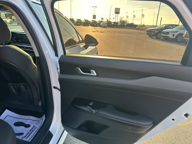 Used 2023 Kia K5 LXS image 14