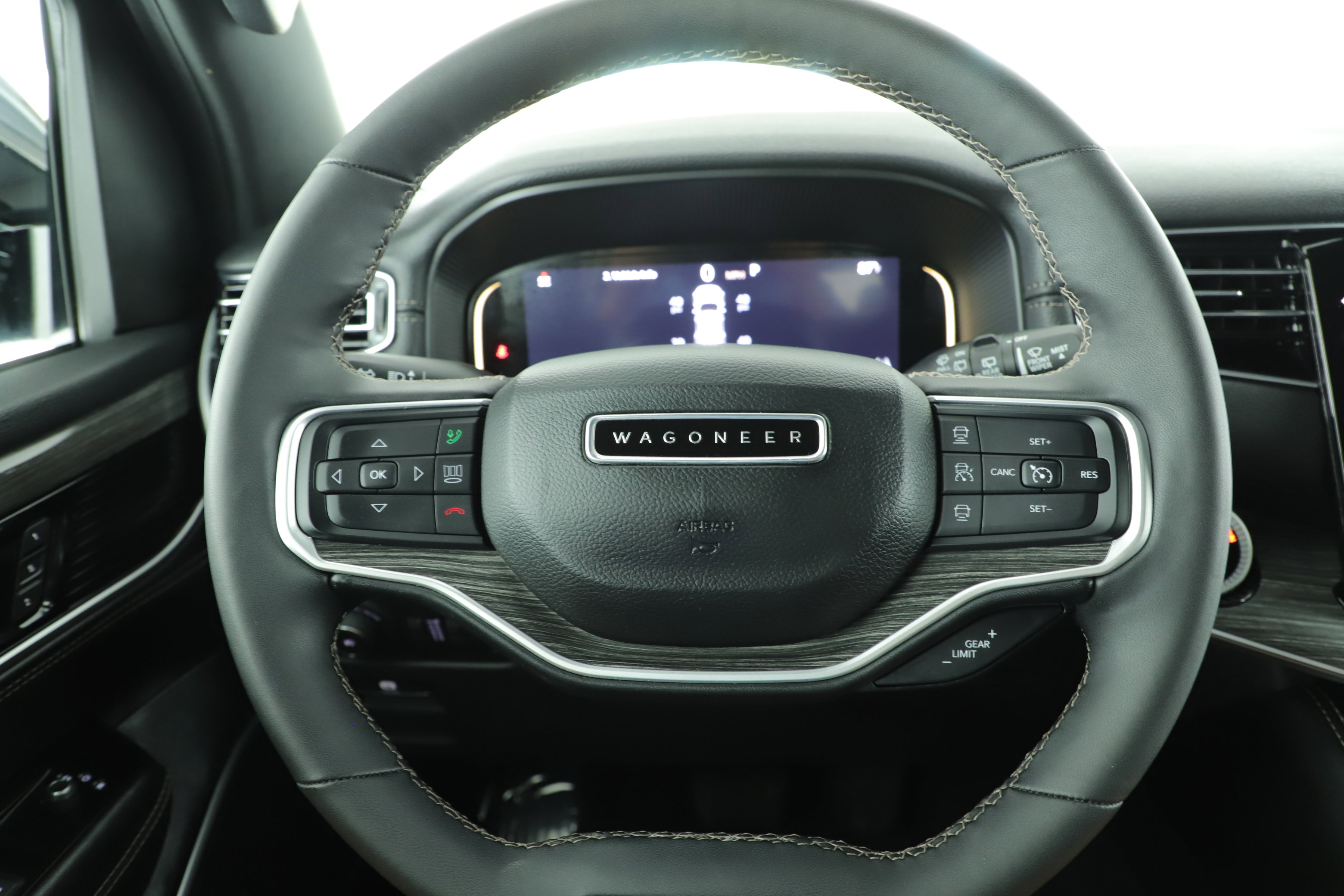 Used 2024 Jeep Wagoneer Series II w/ Flexible Seating Group image 20