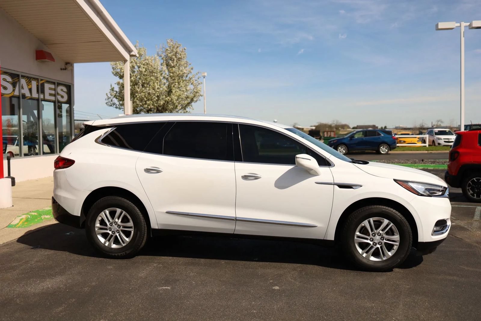Used 2018 Buick Enclave Essence FWD image 4
