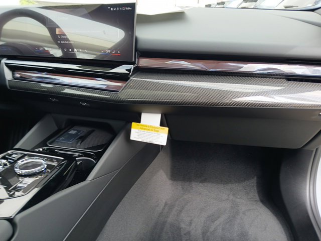 New 2027 BMW 550e xDrive w/ Executive Package AWD/4WD image 20