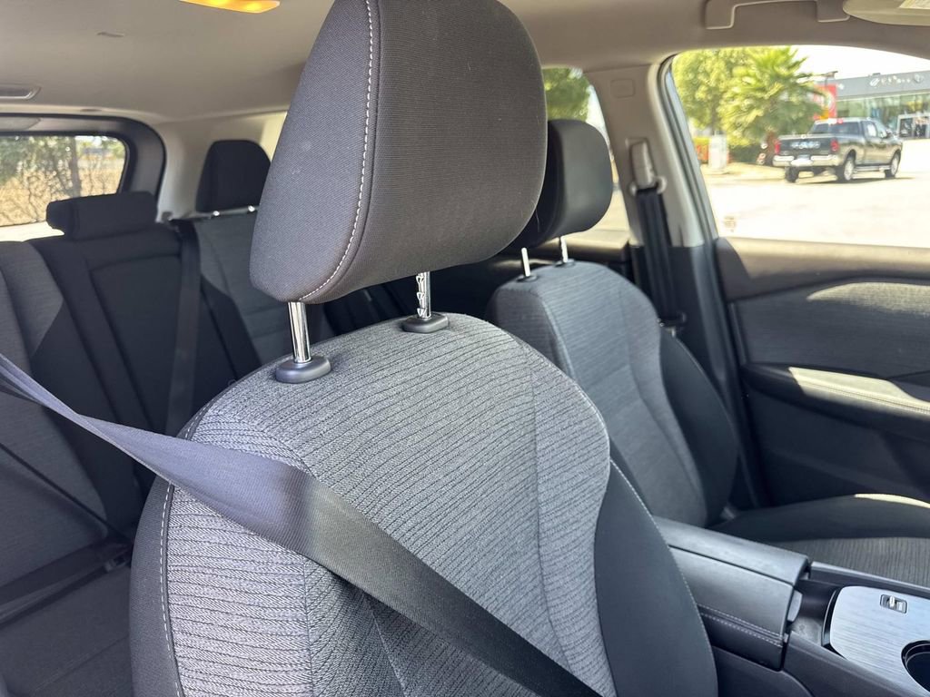 Used 2022 Nissan Rogue SV FWD image 28