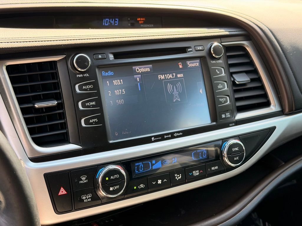 Used 2017 Toyota Highlander XLE FWD image 34