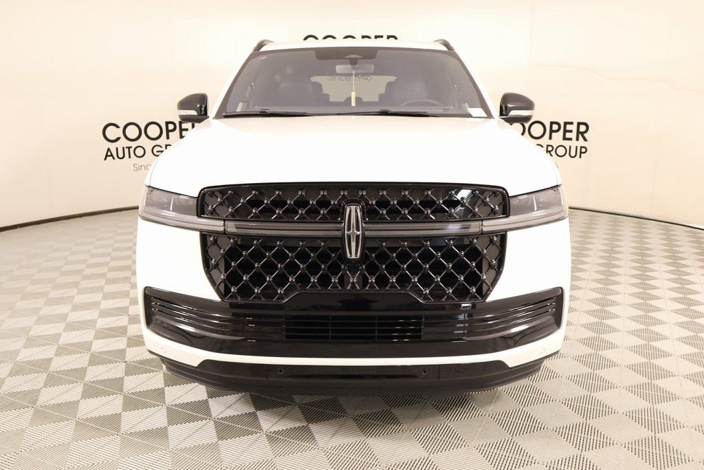 New 2025 Lincoln Navigator Reserve w/ Jet Appearance Package image 10
