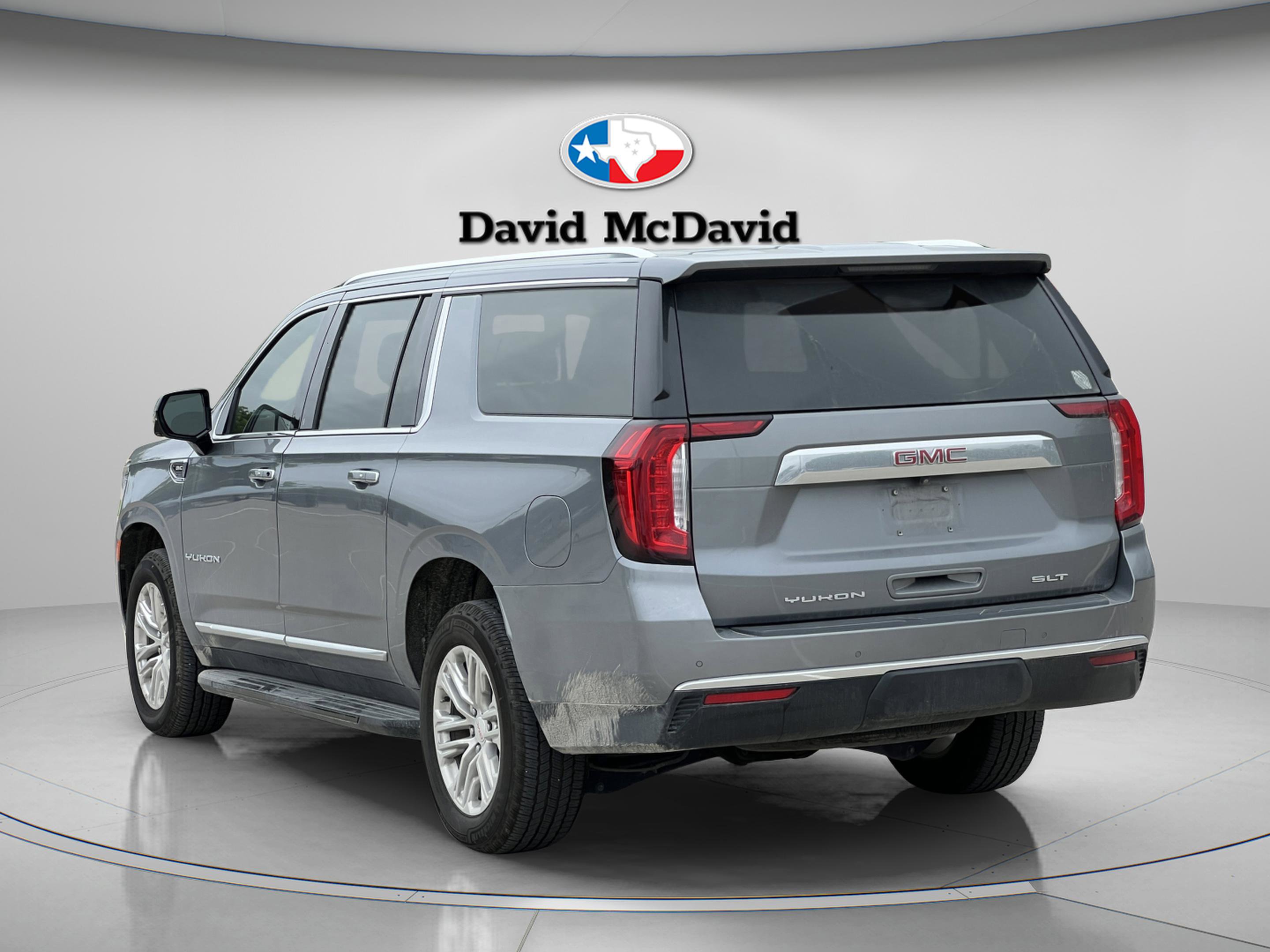 Used 2022 GMC Yukon XL SLT w/ SLT Luxury Package AWD/4WD image 8