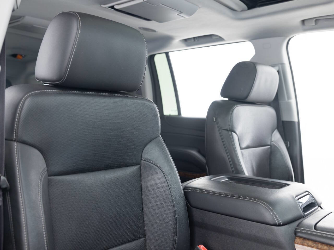 Used 2016 Chevrolet Suburban LTZ AWD/4WD image 30