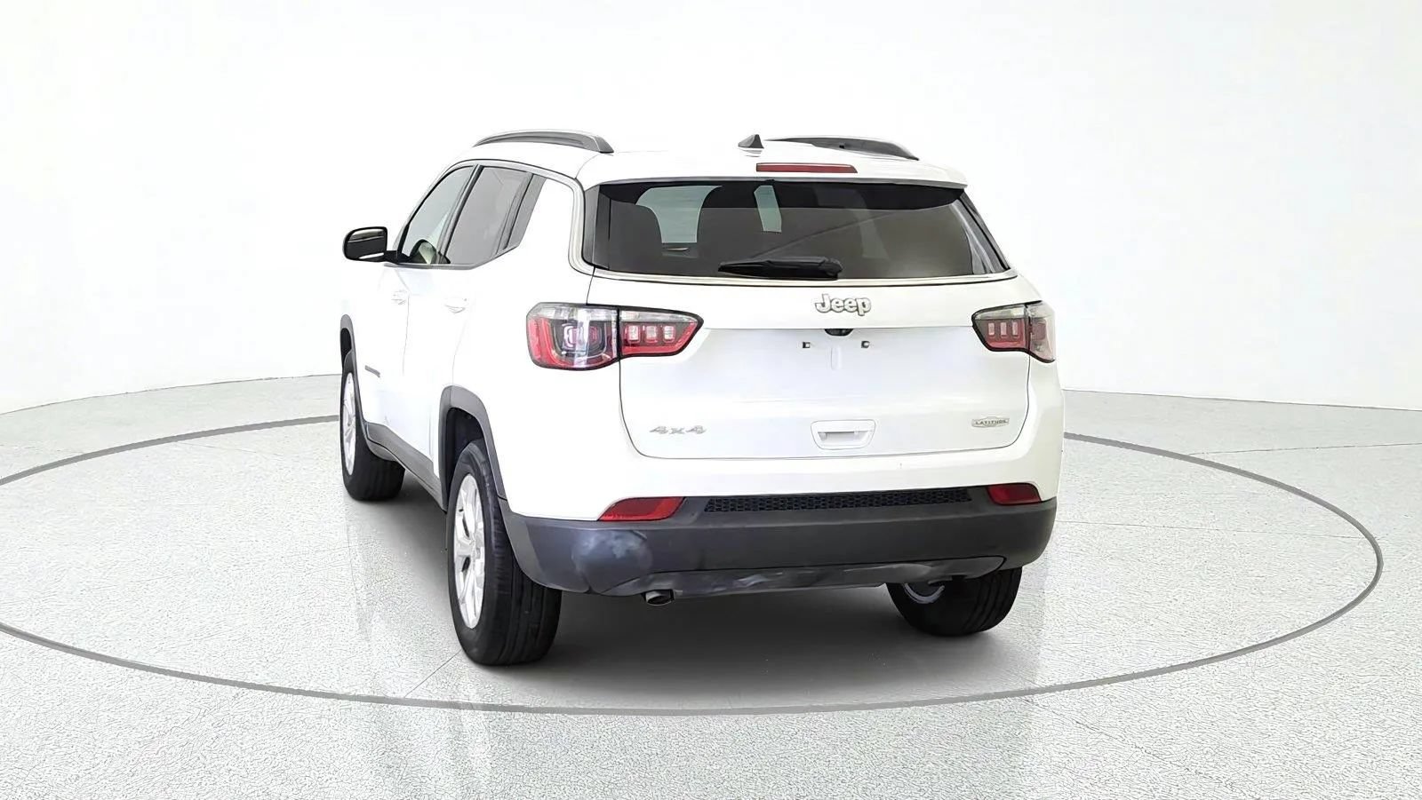 Used 2024 Jeep Compass Latitude AWD/4WD image 7