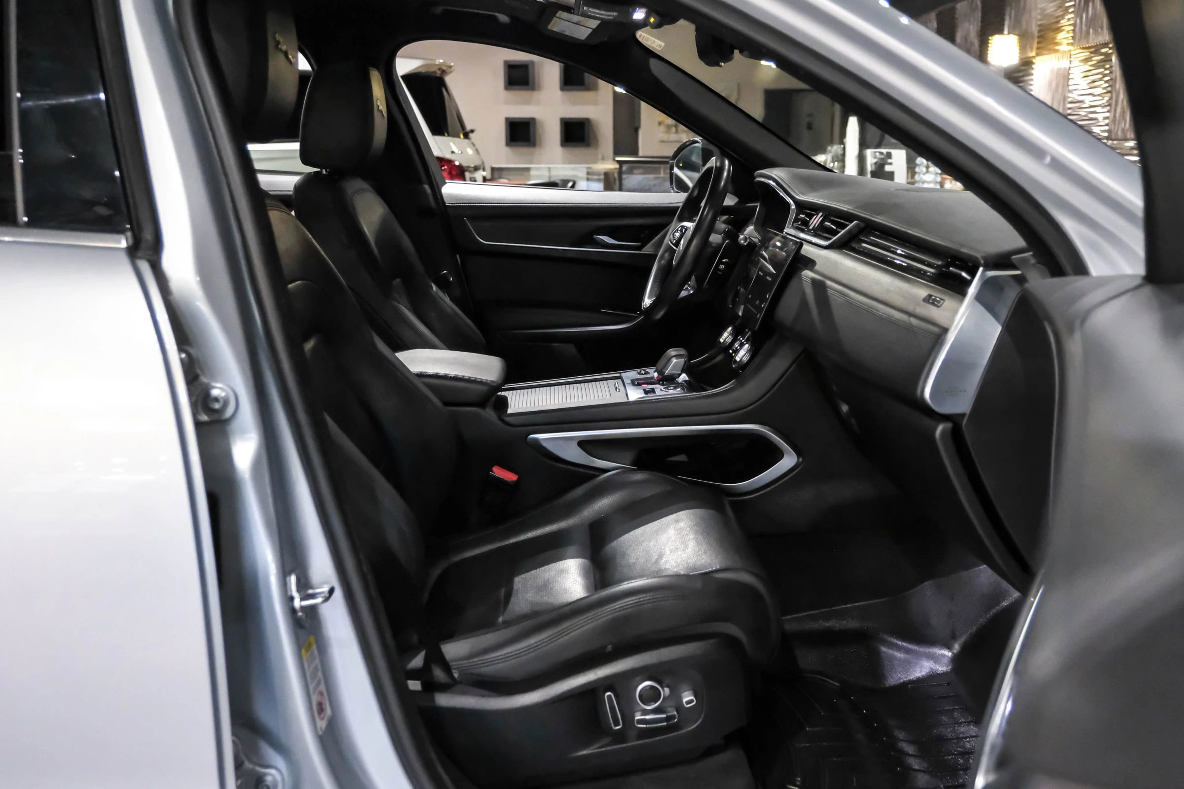 Used 2021 Jaguar F-PACE S image 33