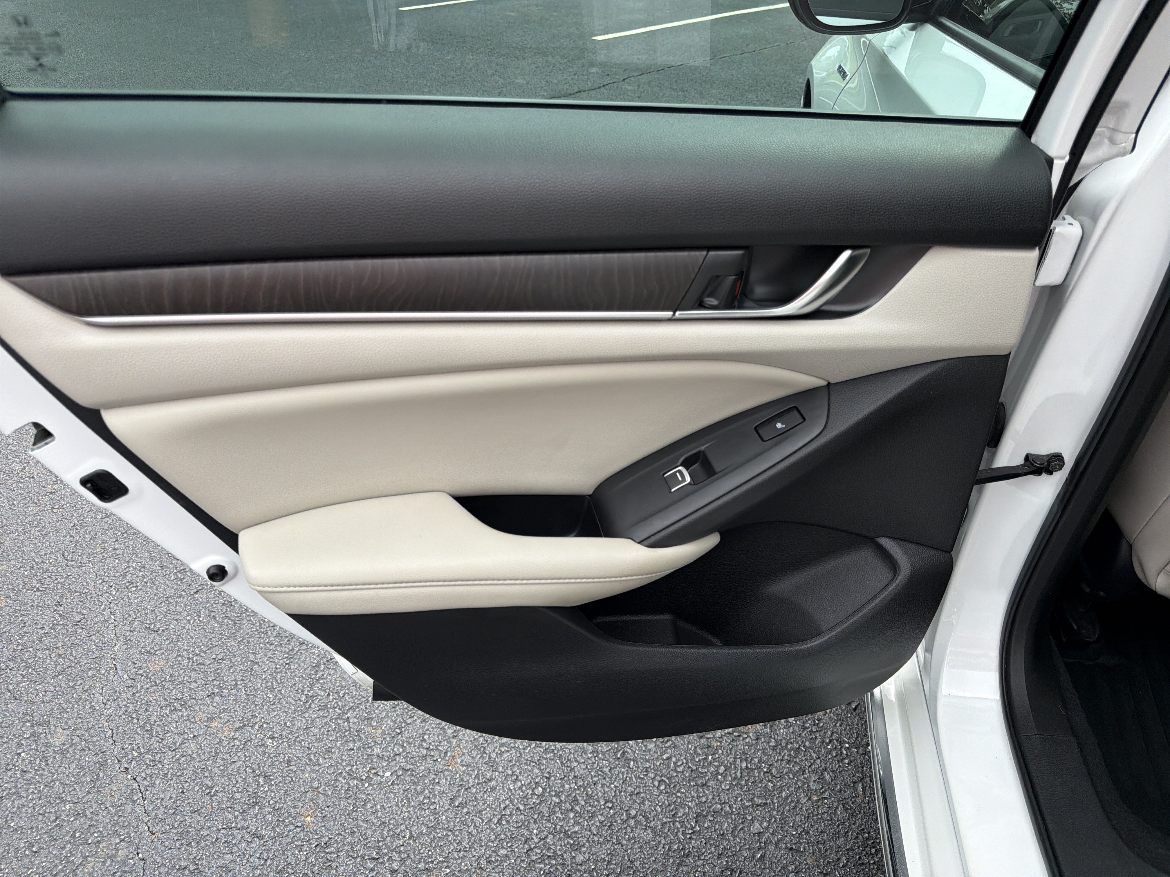 Used 2022 Honda Accord Touring image 21