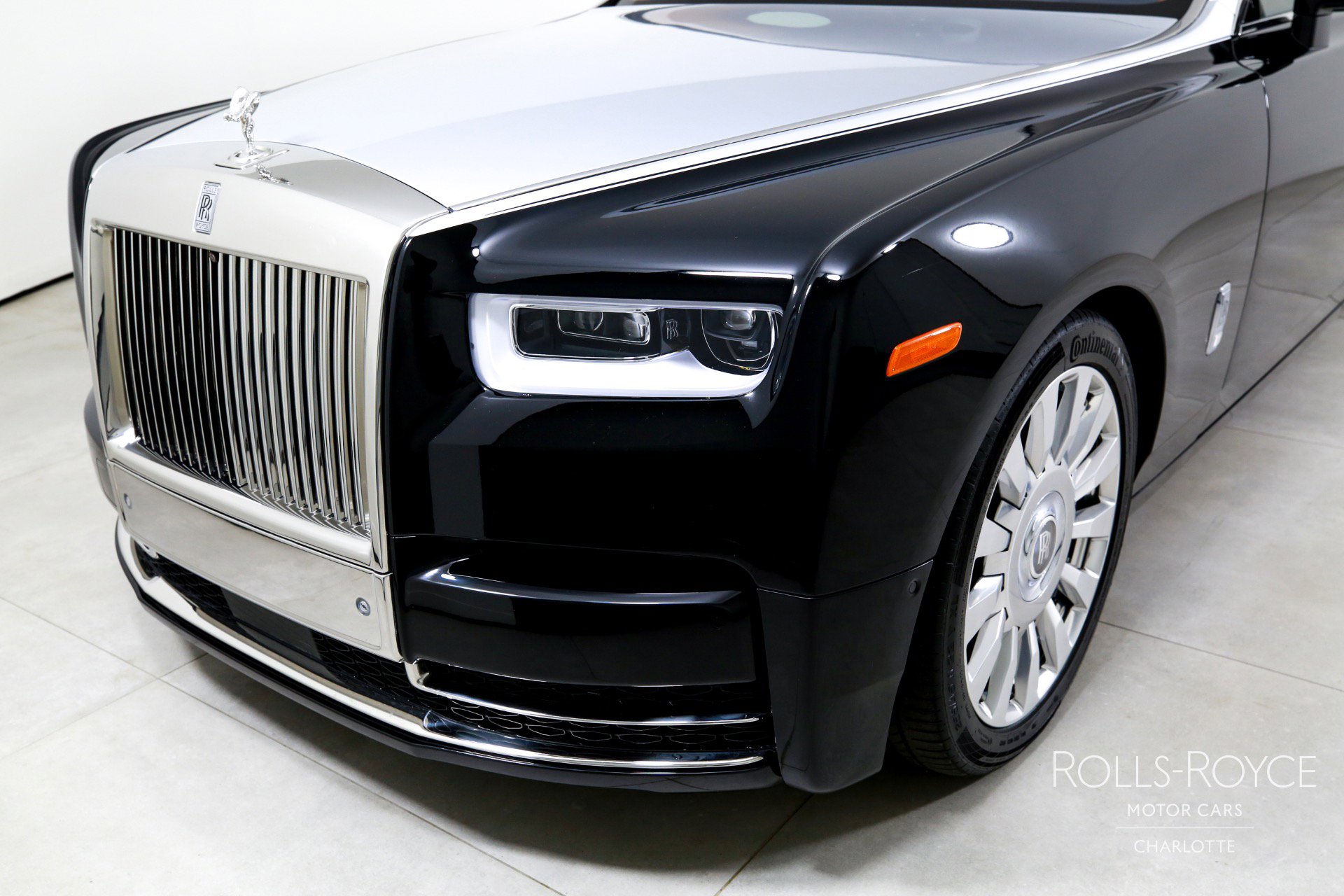 Used 2018 Rolls-Royce Phantom Sedan image 41