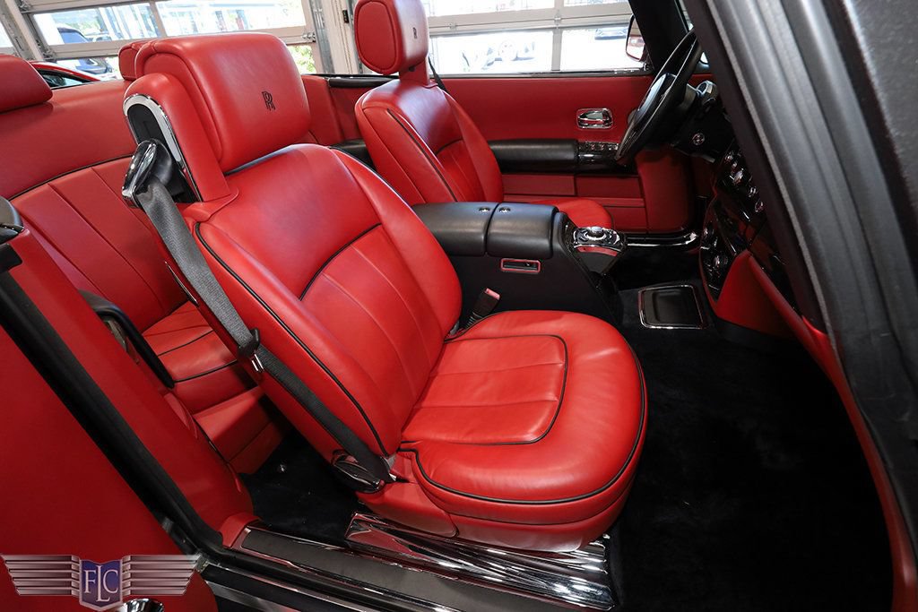 Used 2017 Rolls-Royce Phantom Drophead Coupe RWD image 18