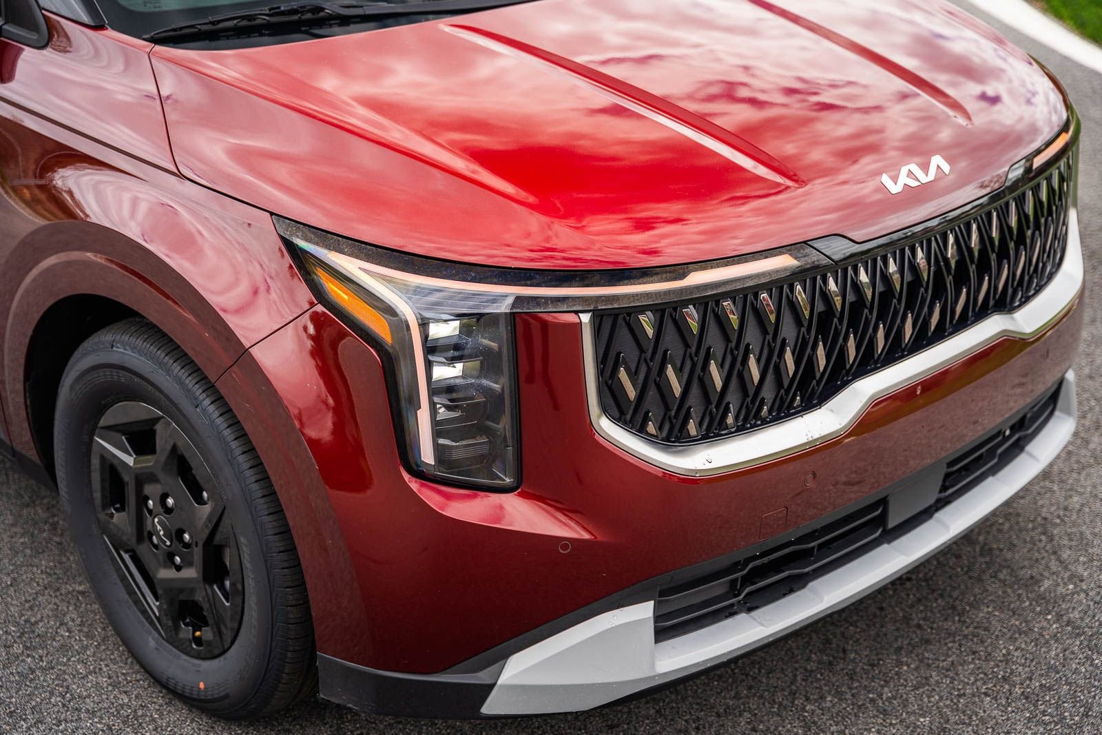 Used 2025 Kia Carnival image 11