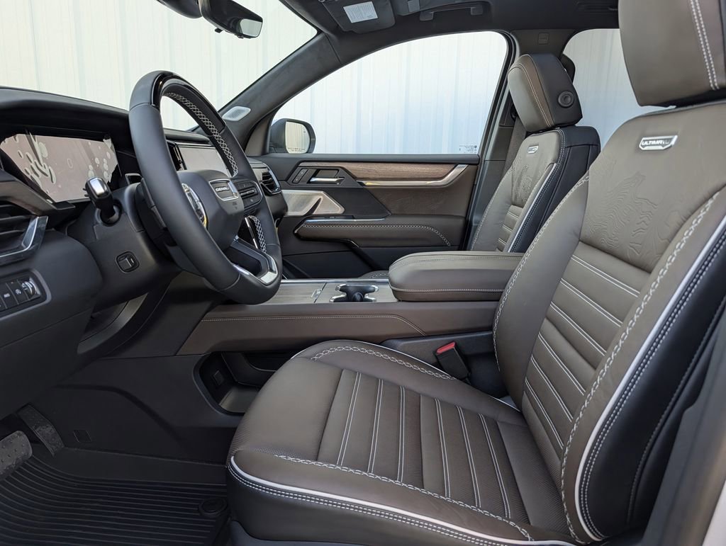 New 2026 GMC Acadia Denali Ultimate w/ LPO, Floor Liner Package AWD/4WD image 28