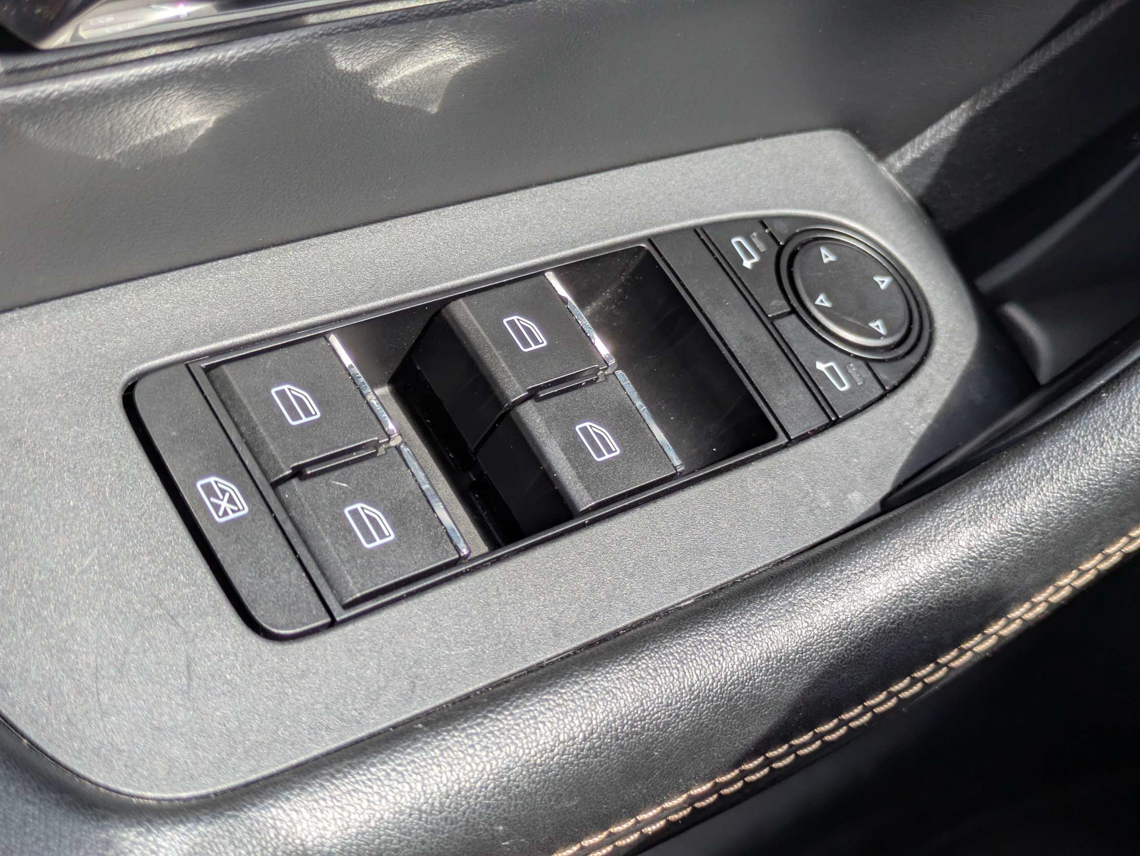 Used 2024 MAZDA CX-90 Plug-In Hybrid w/ Premium Pkg AWD/4WD image 16