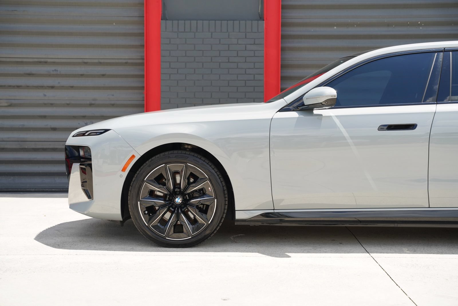 Used 2024 BMW i7 eDrive50 w/ M Sport Package RWD image 10