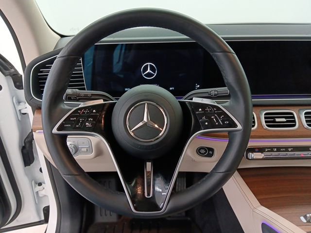 Used 2025 Mercedes-Benz GLS 450 4MATIC image 14