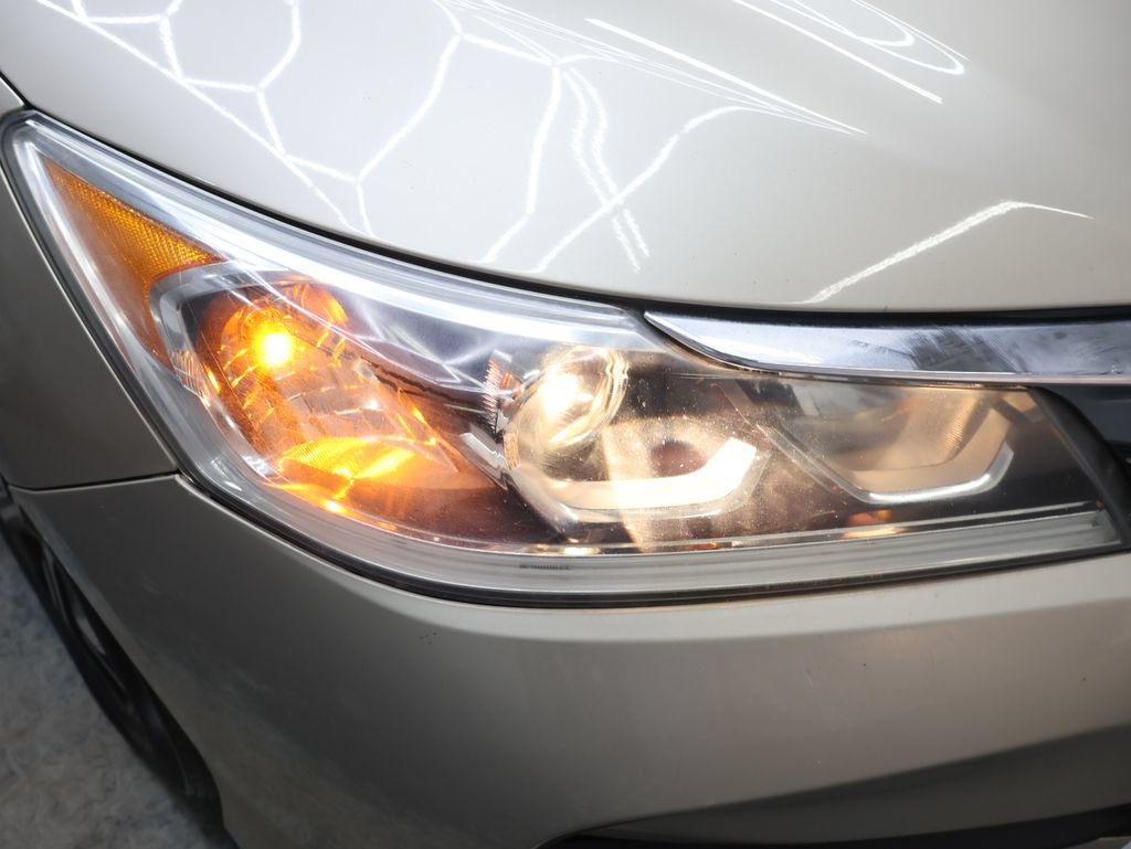 Used 2016 Honda Accord LX image 26