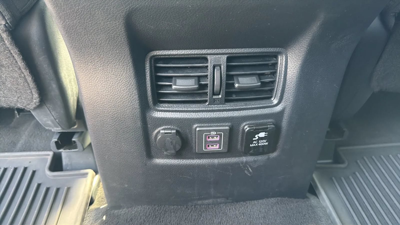 Used 2020 Nissan Titan SV w/ SV Convenience Package AWD/4WD image 32