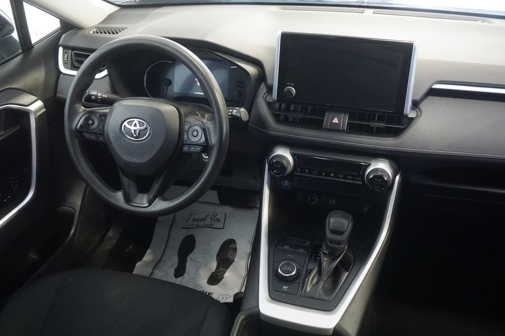 Used 2023 Toyota RAV4 LE AWD/4WD image 26