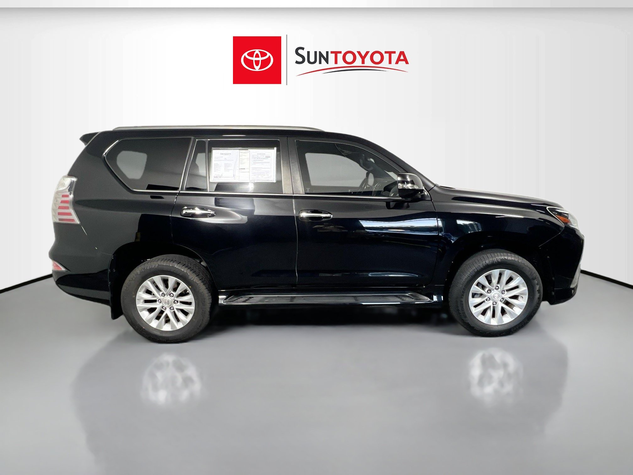 Used 2021 Lexus GX 460 Premium w/ Premium Package AWD/4WD image 2