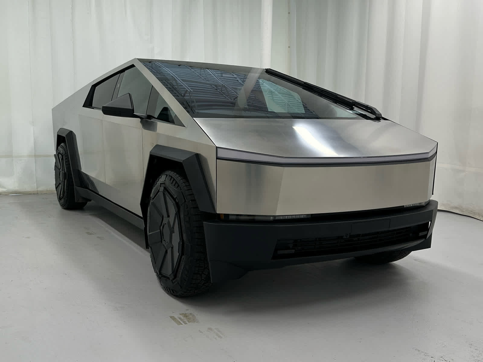 Used 2024 Tesla Cybertruck AWD Crew Cab image 1