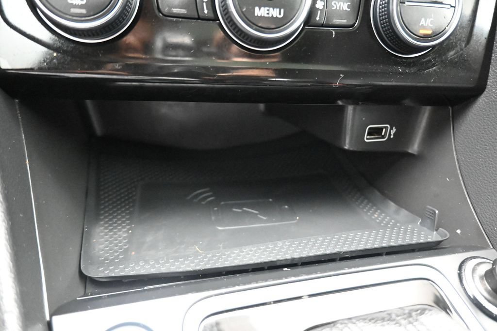 Used 2020 Volkswagen Jetta SEL Premium FWD image 23
