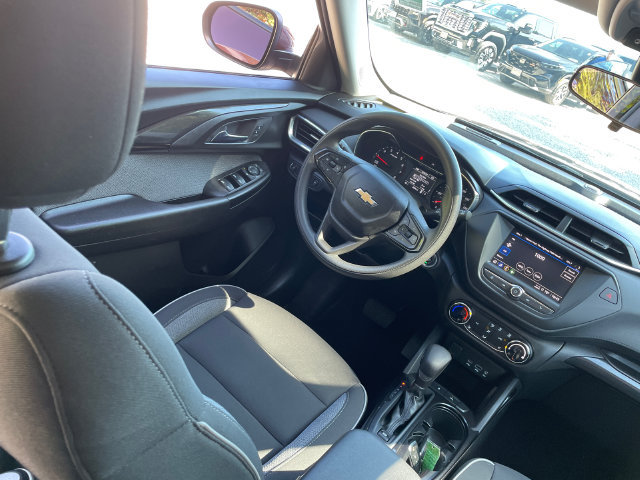 Used 2023 Chevrolet TrailBlazer LT FWD image 22