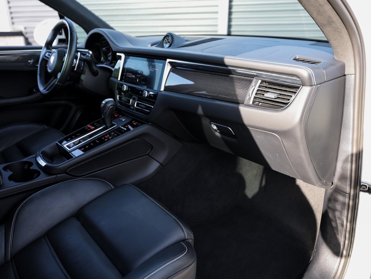 Certified 2022 Porsche Macan GTS image 28