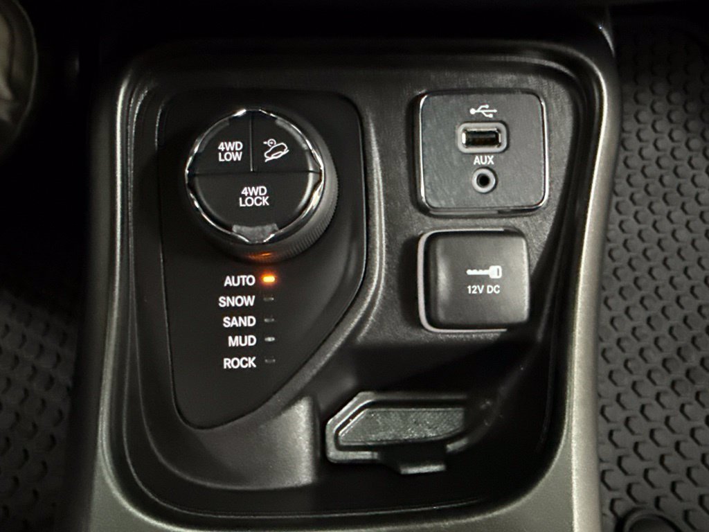Used 2017 Jeep Compass Trailhawk w/ Navigation Group AWD/4WD image 26