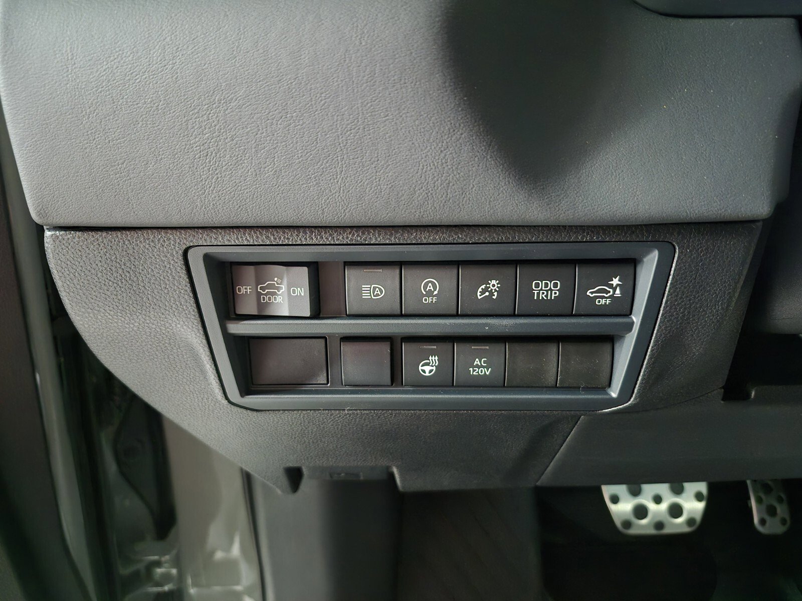 New 2026 Toyota Tundra Platinum AWD/4WD image 18