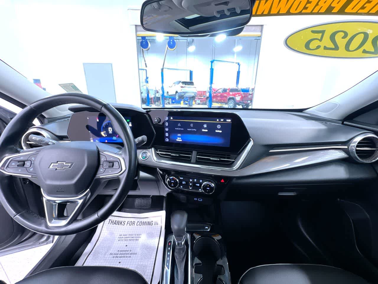 Used 2025 Chevrolet Trax ACTIV w/ Sunroof Package FWD image 23