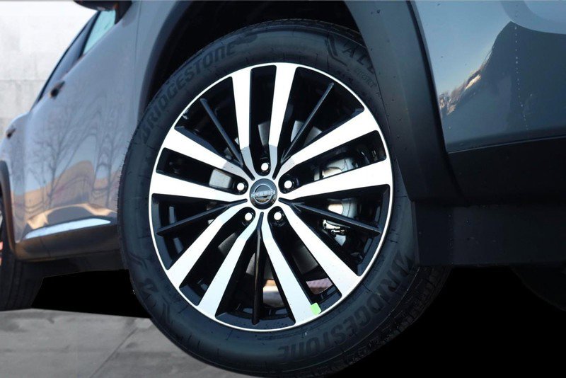 New 2025 Nissan Pathfinder Platinum w/ Cargo Package image 3