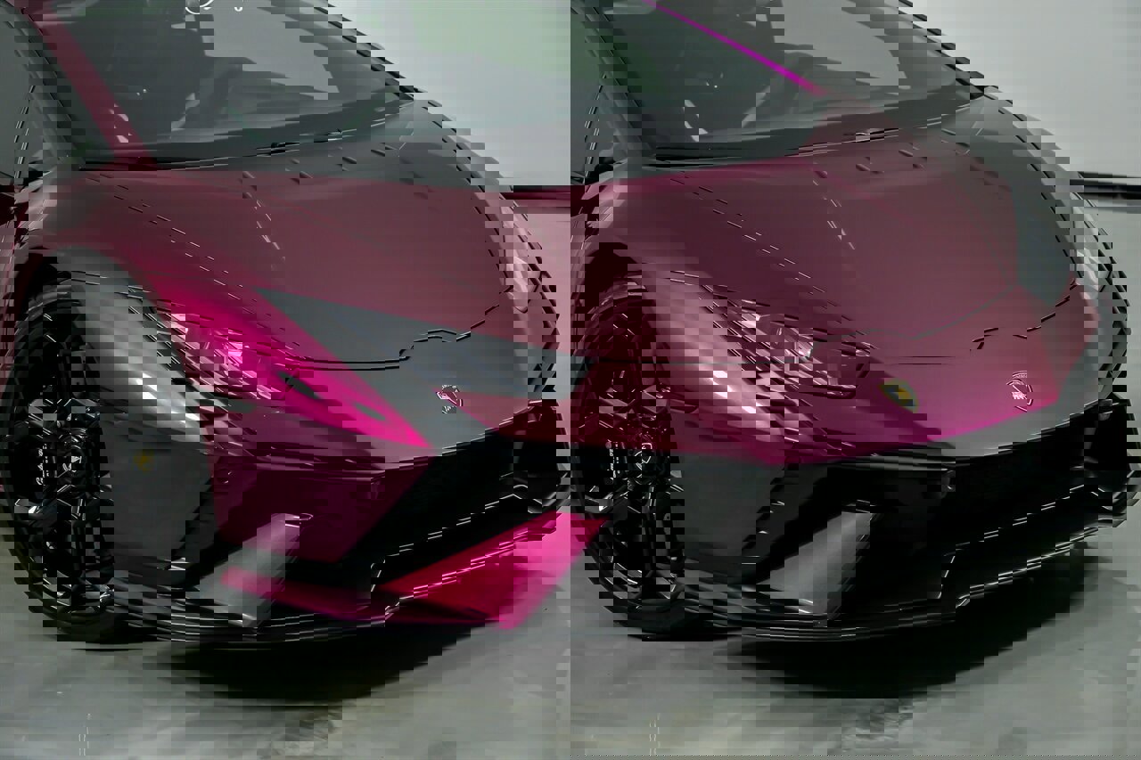 Used 2023 Lamborghini Huracan Tecnica image 3