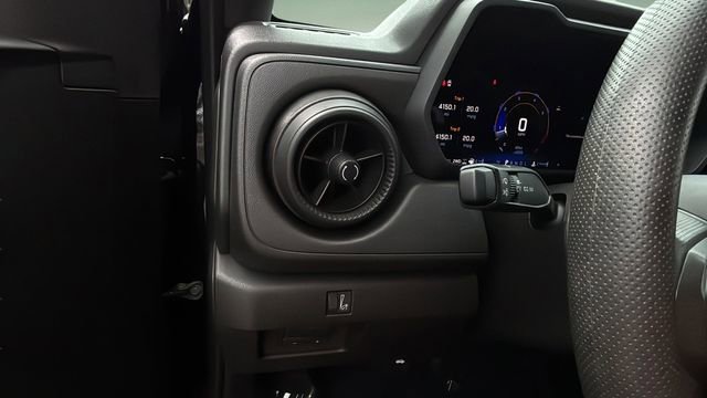 Used 2024 Chevrolet Colorado Trail Boss w/ Technology Package AWD/4WD image 21