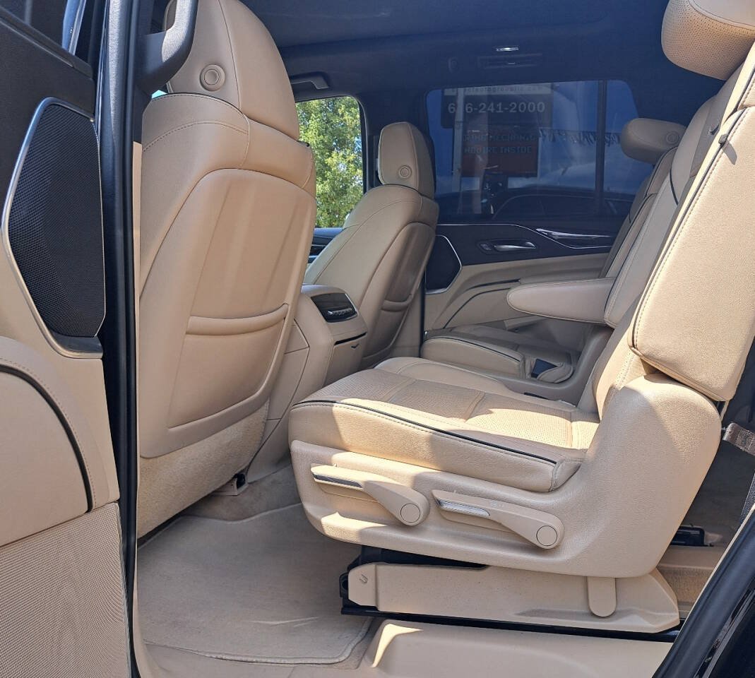 Used 2021 Cadillac Escalade Sport AWD/4WD image 3