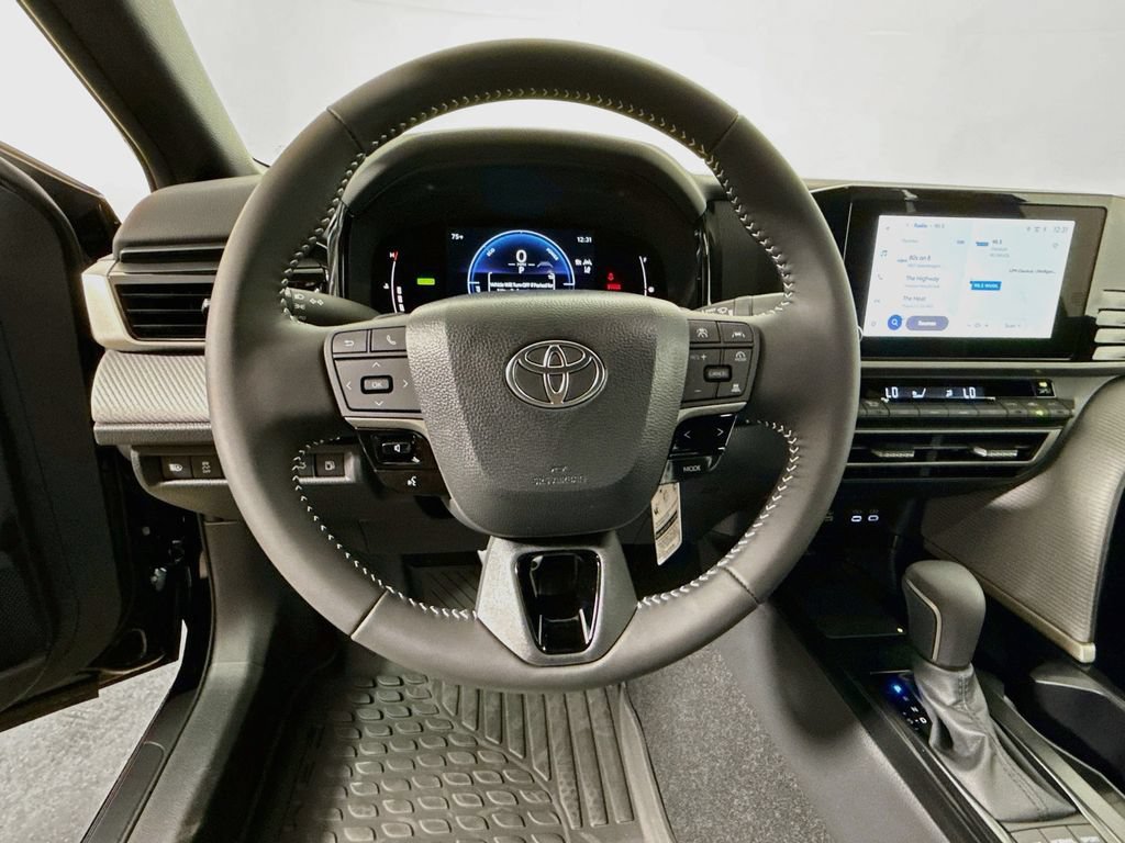 New 2026 Toyota Camry SE FWD image 11