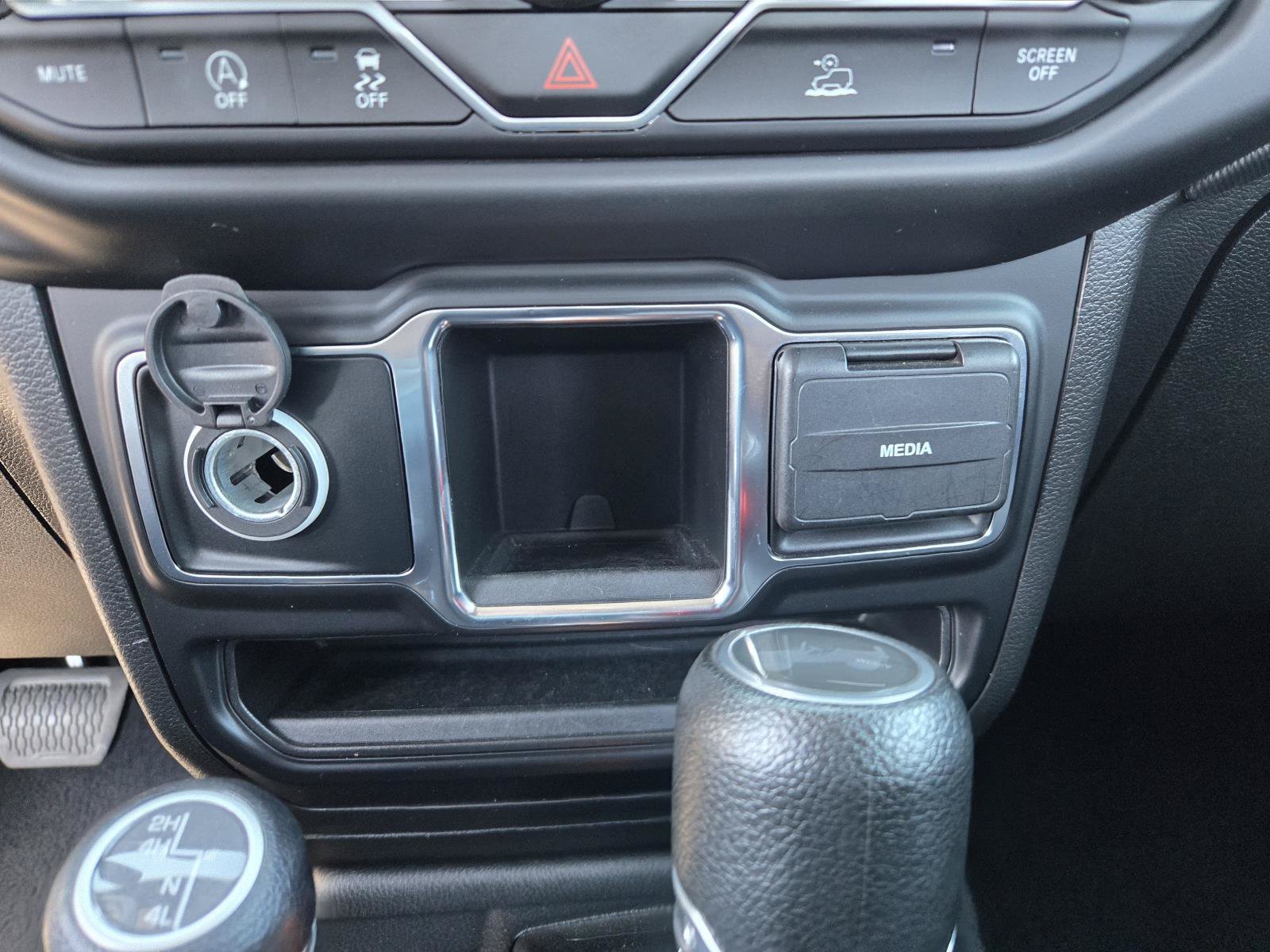 Used 2022 Jeep Wrangler Sport AWD/4WD image 14