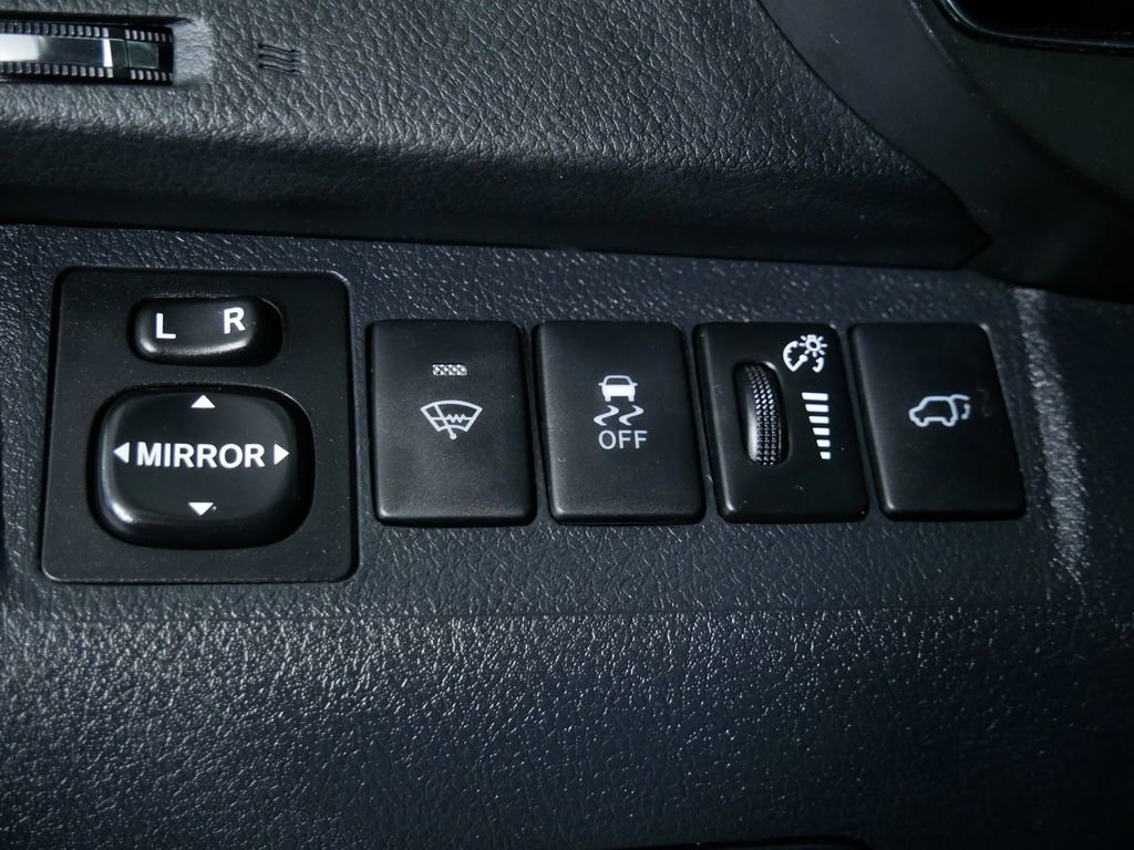 Used 2012 Toyota Highlander Limited w/ Tow Pkg image 24