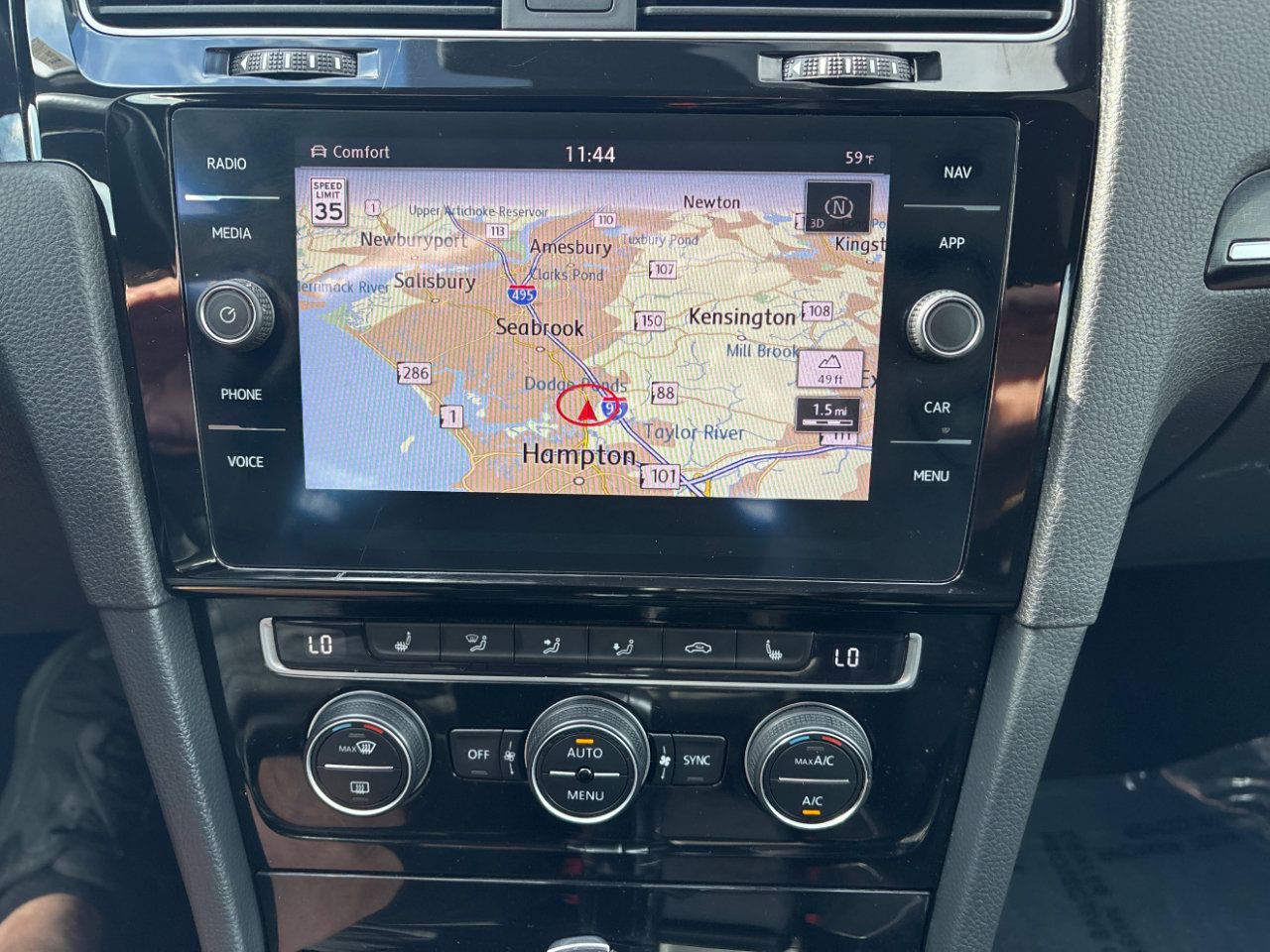 Used 2019 Volkswagen Golf R 4-Door image 18