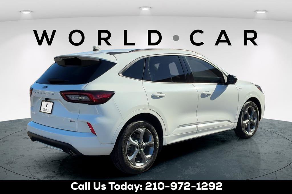 Used 2024 Ford Escape ST-Line w/ Equipment Group 301A image 3