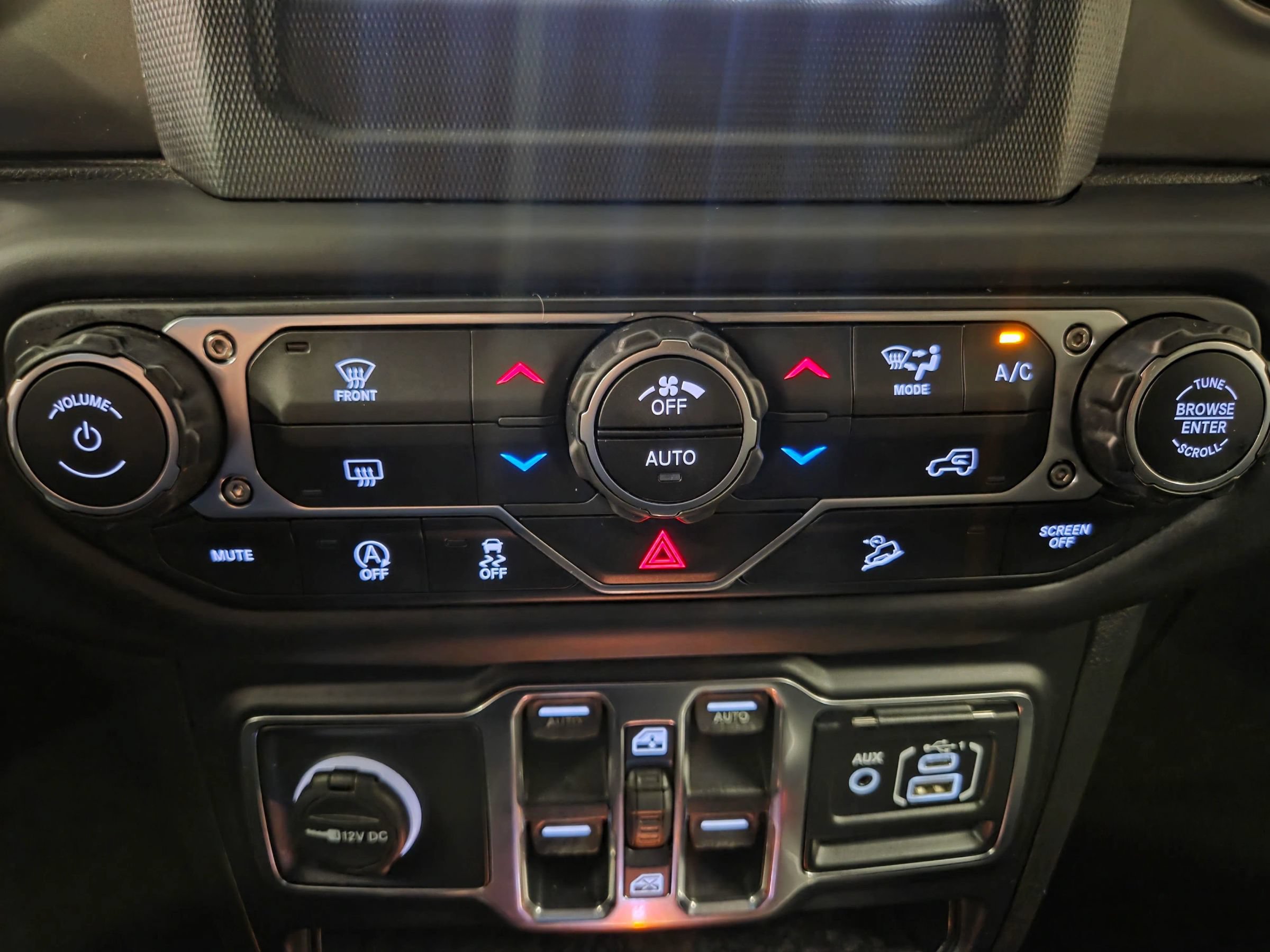 Used 2019 Jeep Wrangler Unlimited Sport S AWD/4WD image 24