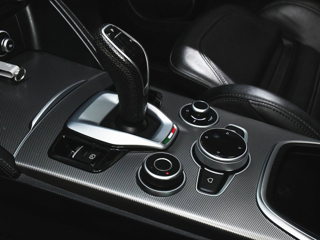 Used 2023 Alfa Romeo Stelvio Veloce image 43