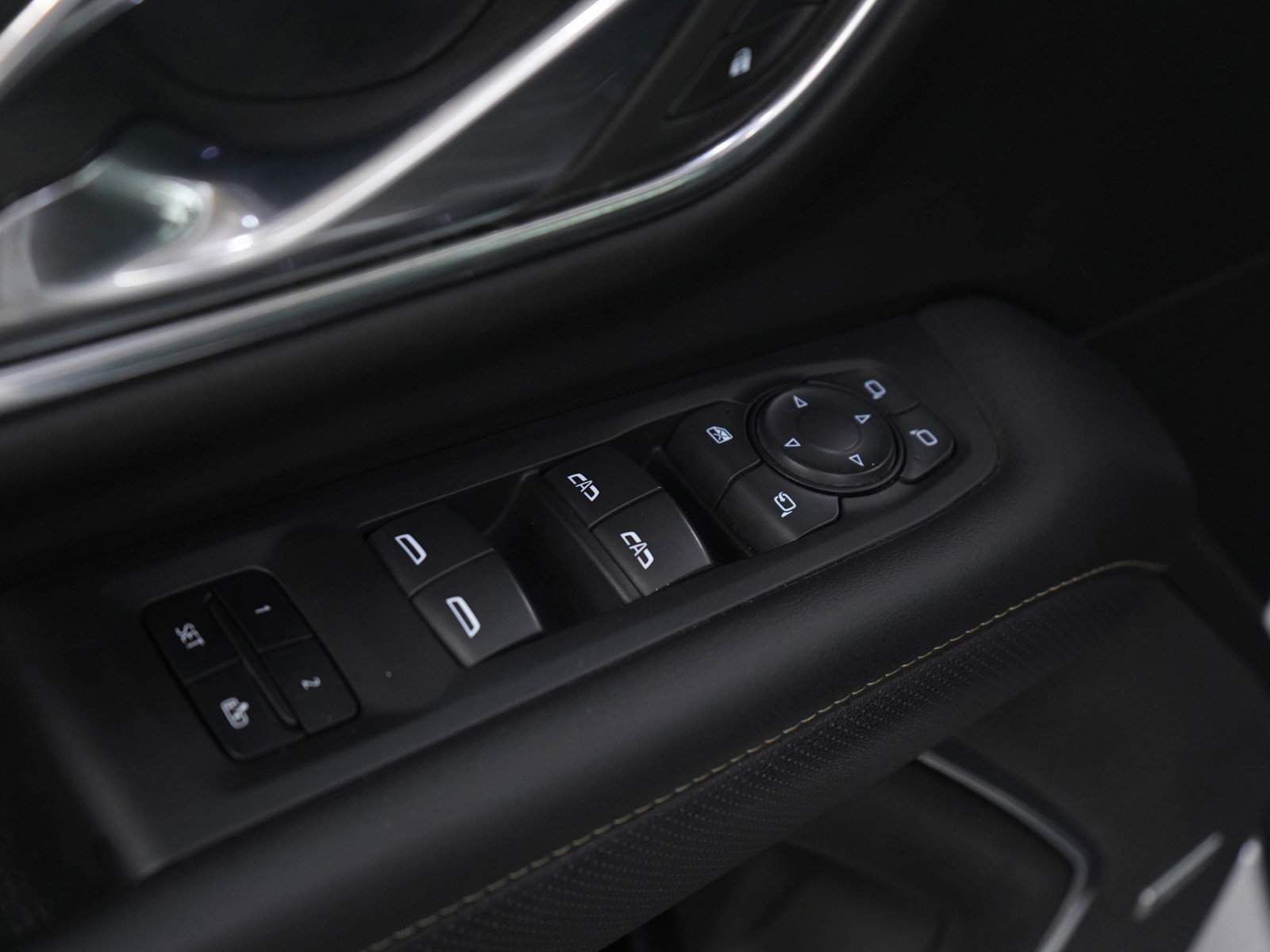 Used 2023 GMC Yukon SLT image 23