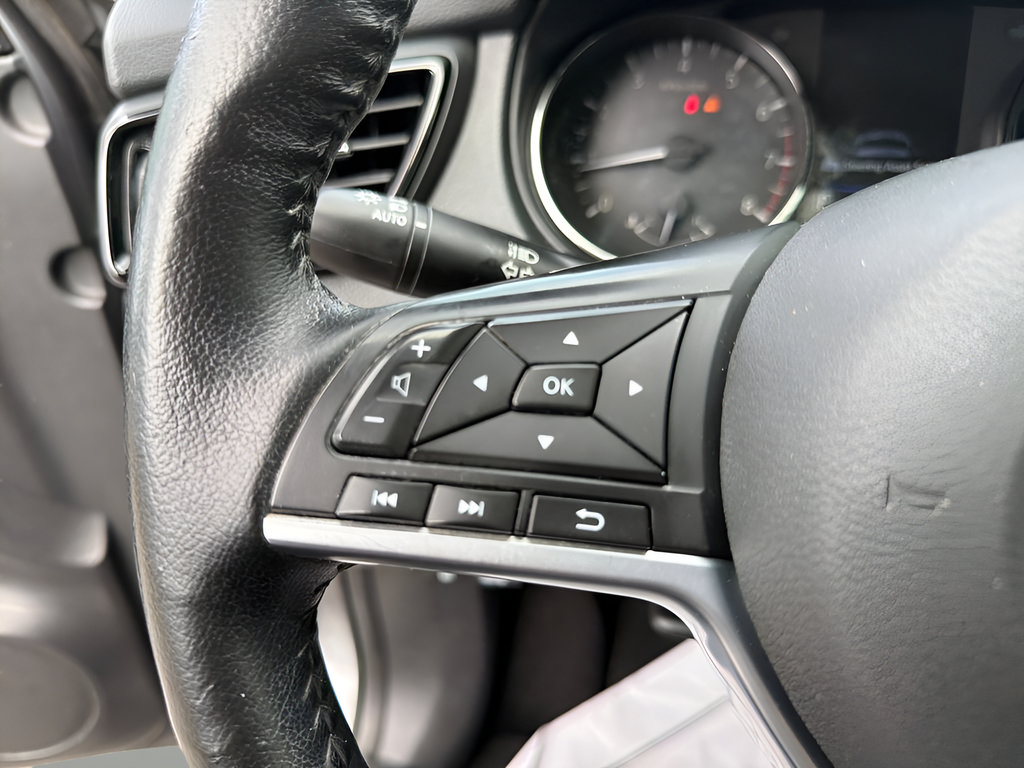 Used 2022 Nissan Rogue Sport SL AWD/4WD image 32