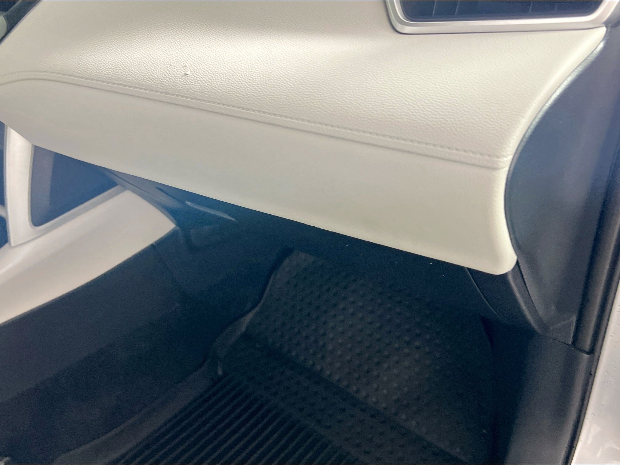 Used 2024 Toyota Corolla Cross L FWD image 33