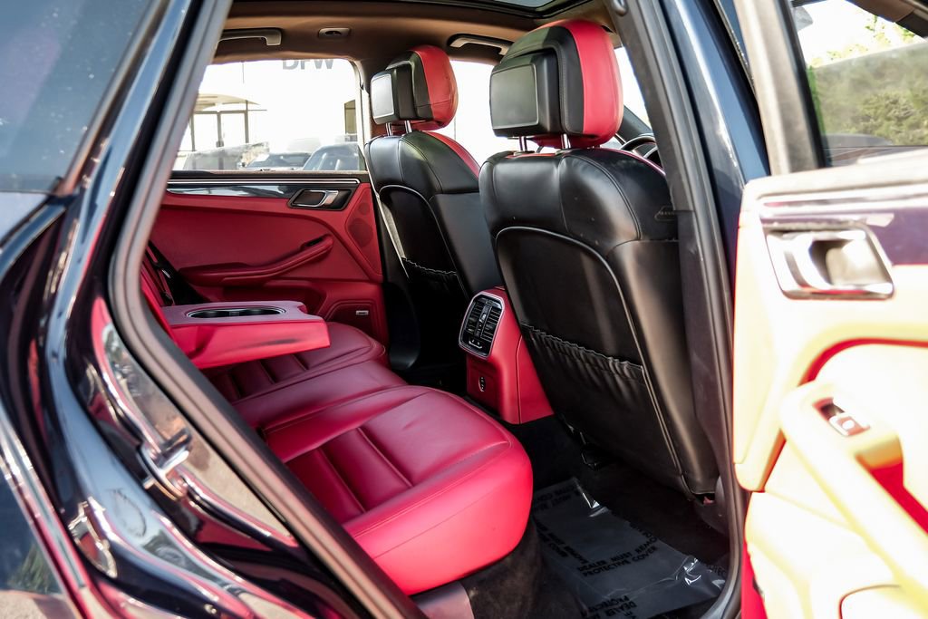 Used 2021 Porsche Macan GTS AWD/4WD image 36