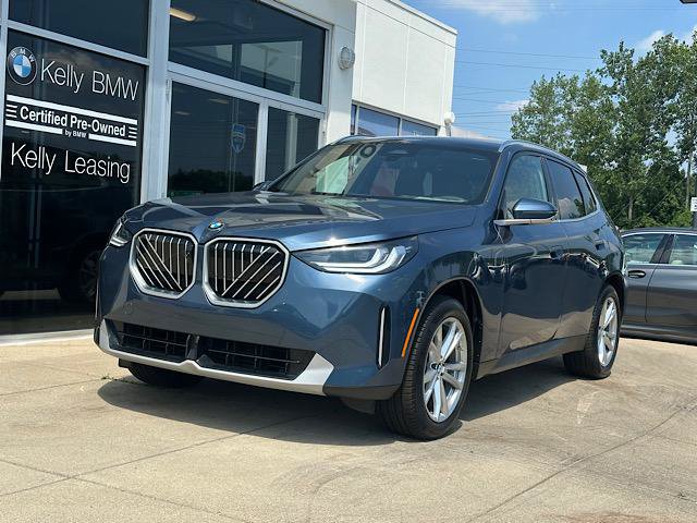 Used 2025 BMW X3 xDrive30i w/ Premium Package AWD/4WD image 3