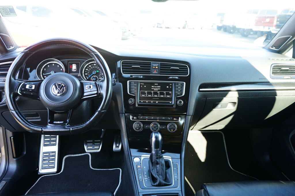 Used 2016 Volkswagen Golf R 4-Door image 17